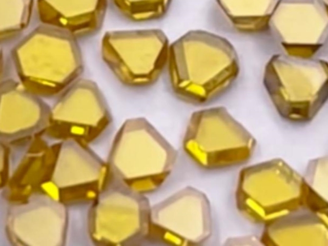 Diamond Wire Drawing Die Thickness 1.2mm HPHT MCD 111-orientation Synthetic Diamond for Wire Drawing 1.0*0.6