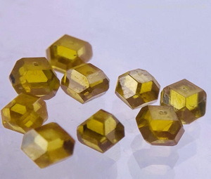 Good quality yellow rough diamond 